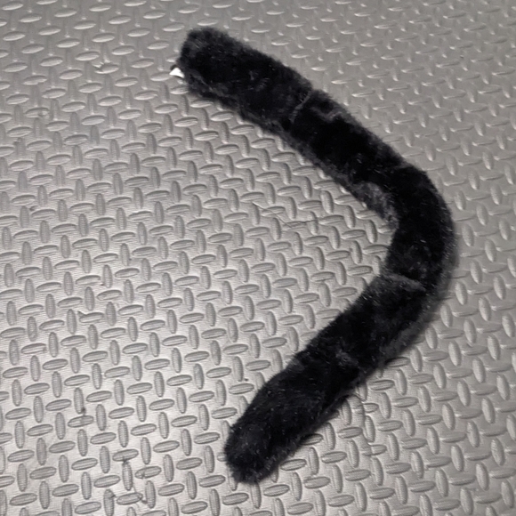 Clip-On Cat Tail - Picture 3 of 4